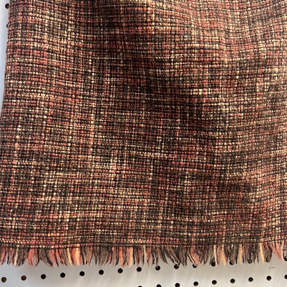 Kenneth Cole tweed fringed skirt with suede waist ban. Size 8. - Picture 2 of 3